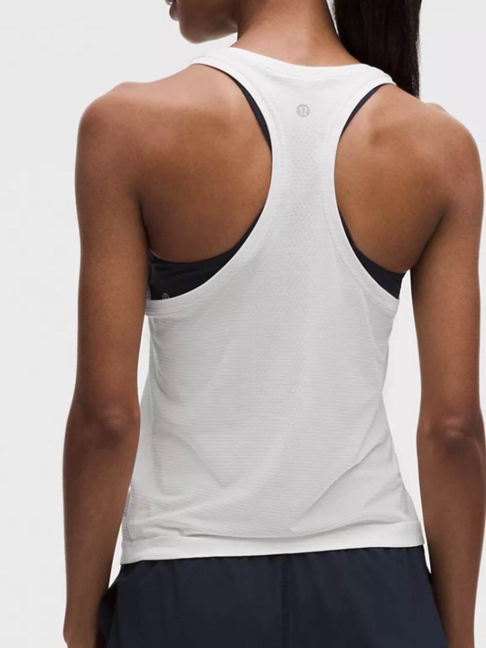 Lululemon Swiftly Tech Scoopneck Tank 2.0 Race Length - White 6 - Picture 2 of 3